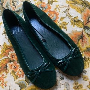 Green velvet flats, 10 NWOT